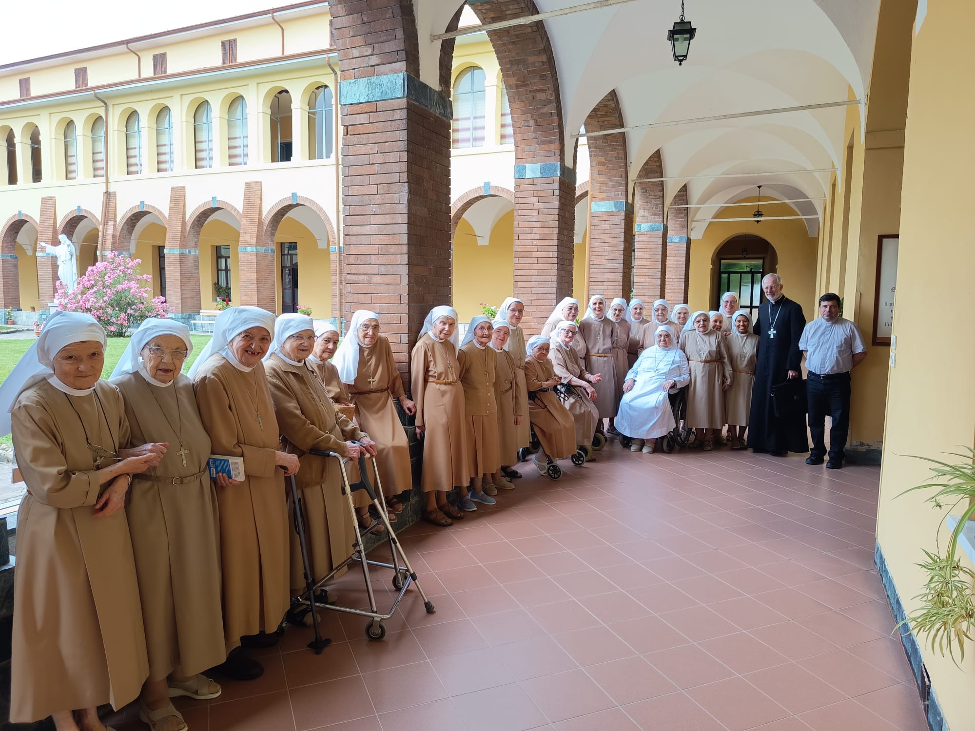 Piccole Figlie del Sacro Cuore di Ges&ugrave;